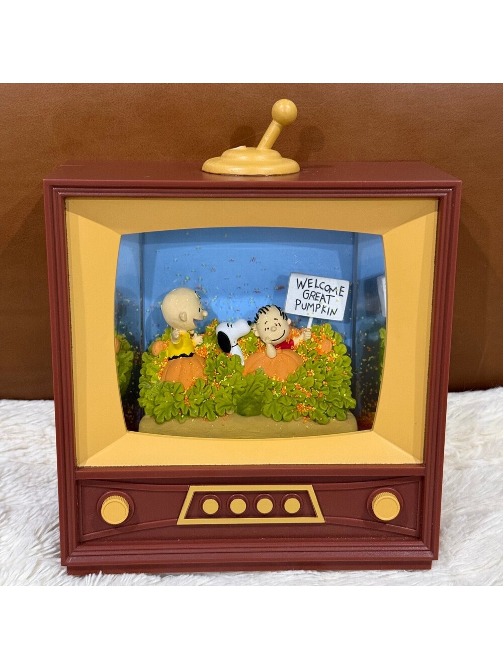 Peanuts Snoopy Musical TV Water Globe Great Pumpkin Halloween 2026 READ